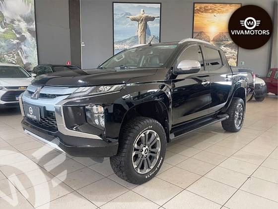 MITSUBISHI L200 TRITON 2.4 16V TURBO DIESEL SPORT HPE-S CD 4P 4X4 AUTOMÁTICO MITSUBISHI L200 TRITON 2.4 16V TURBO DIESEL SPORT HPE-S CD 4P 4X4 AUTOMÁTICO